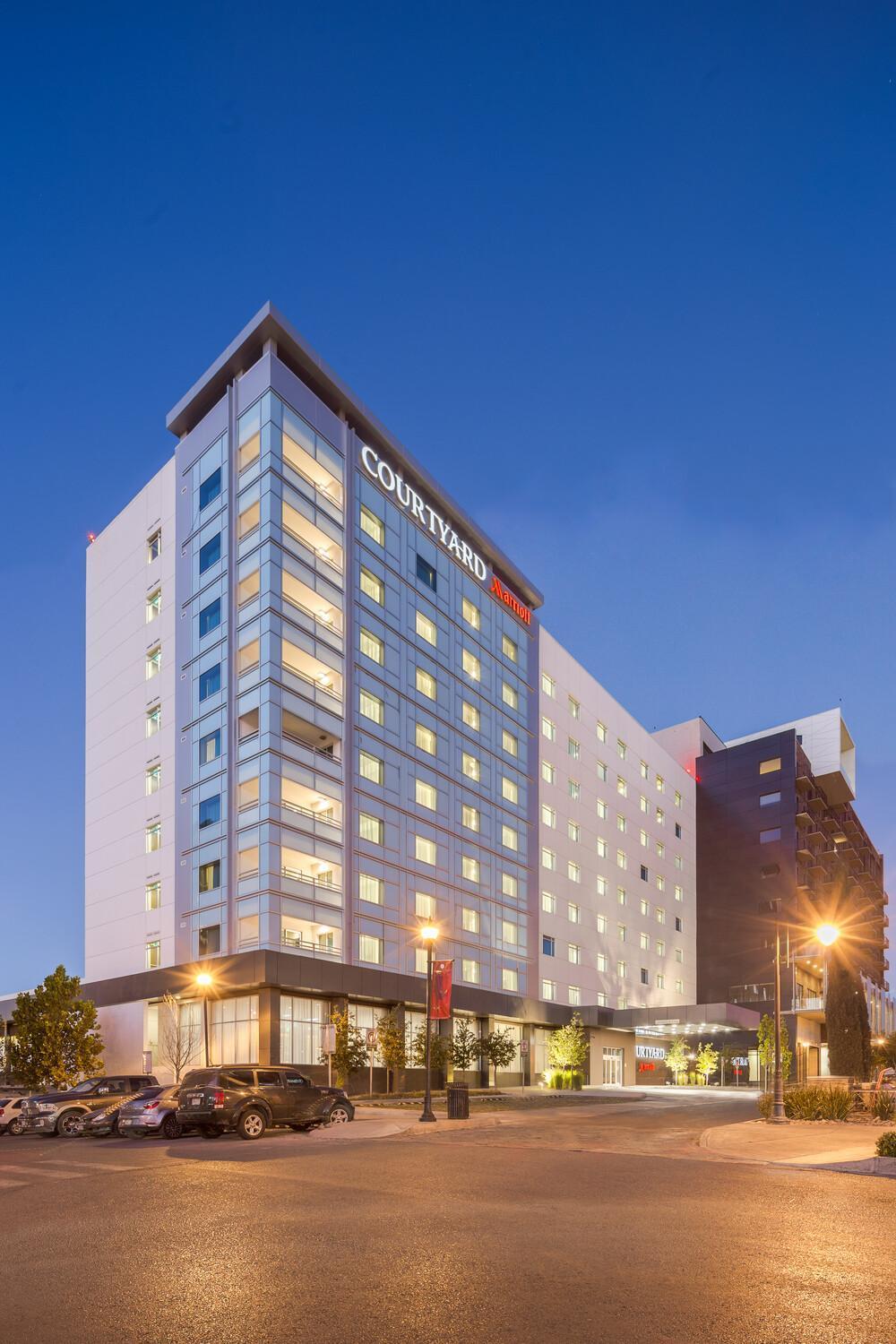 Courtyard By Marriott Chihuahua Hotel Exterior foto